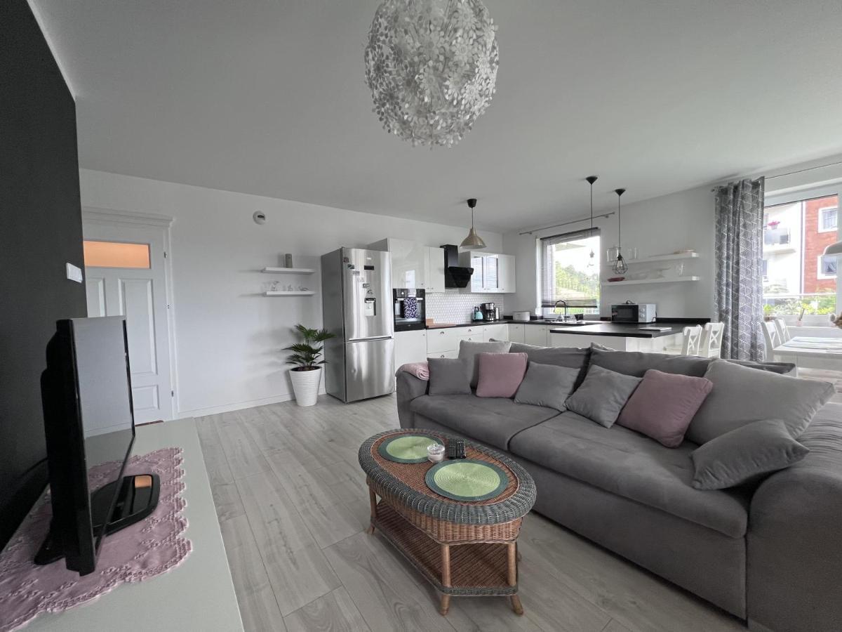 Apartament Z Tarasem Na Osiedlu Rakownica Jelenia Gora Ngoại thất bức ảnh