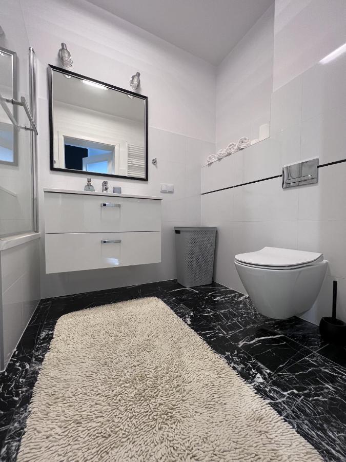 Apartament Z Tarasem Na Osiedlu Rakownica Jelenia Gora Ngoại thất bức ảnh